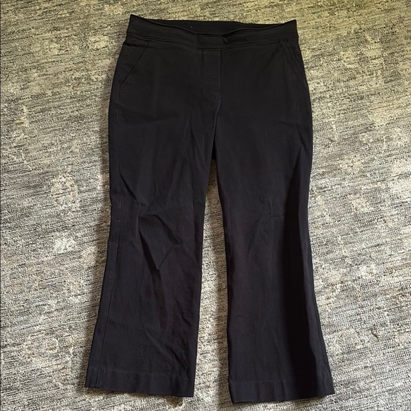 Spanx Classic Black Women's cropped Pants - size small - back pockets - Picture 1 of 5